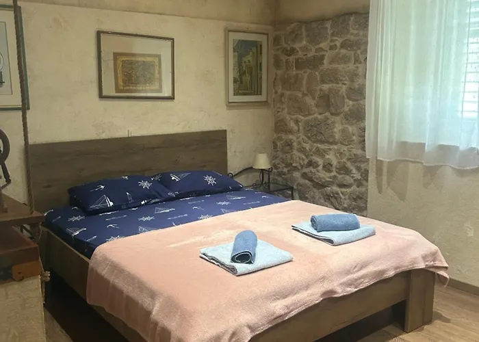 Stara Kuca * Makarska